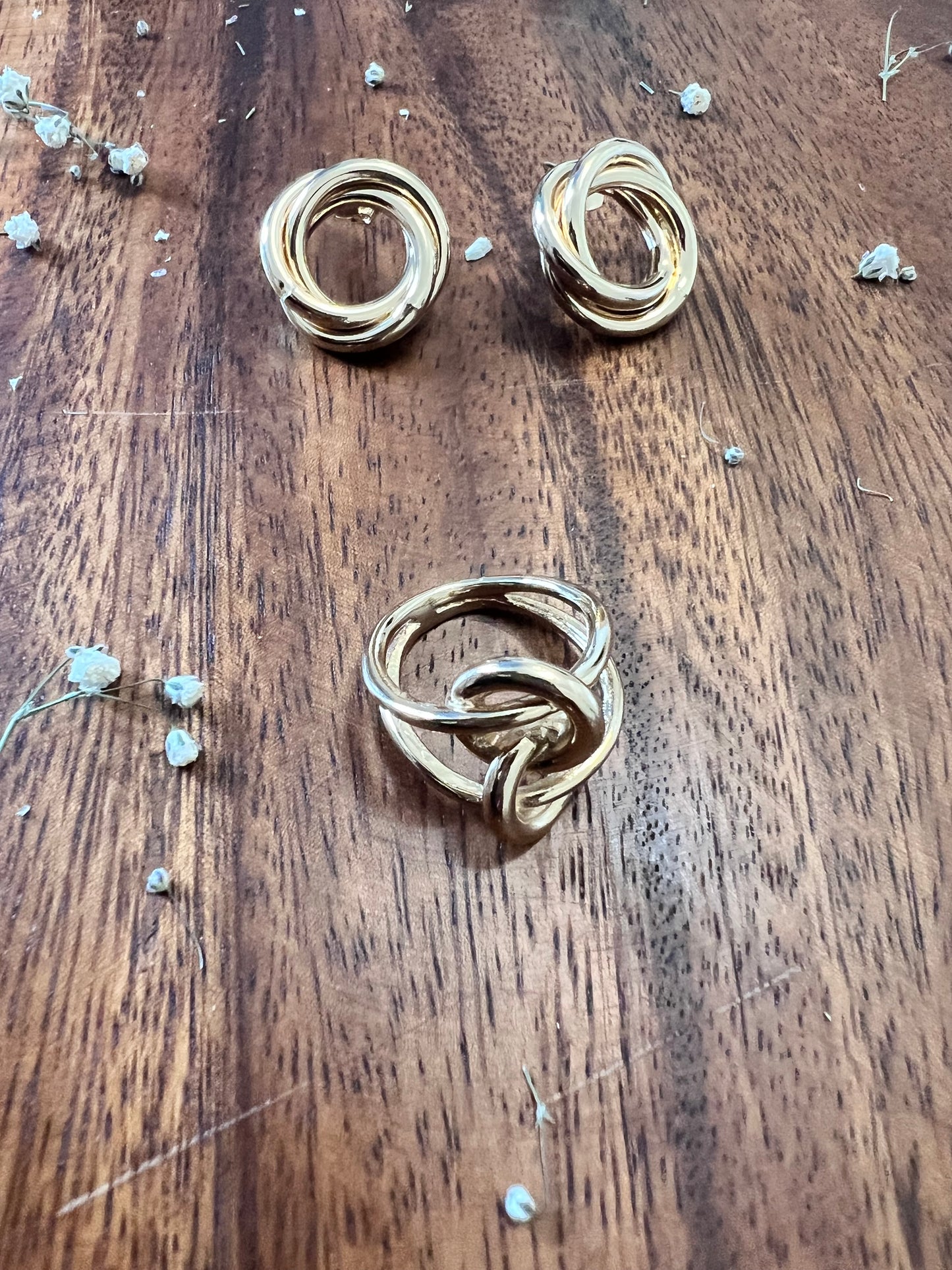 Knot Designed Ring SIZE 8